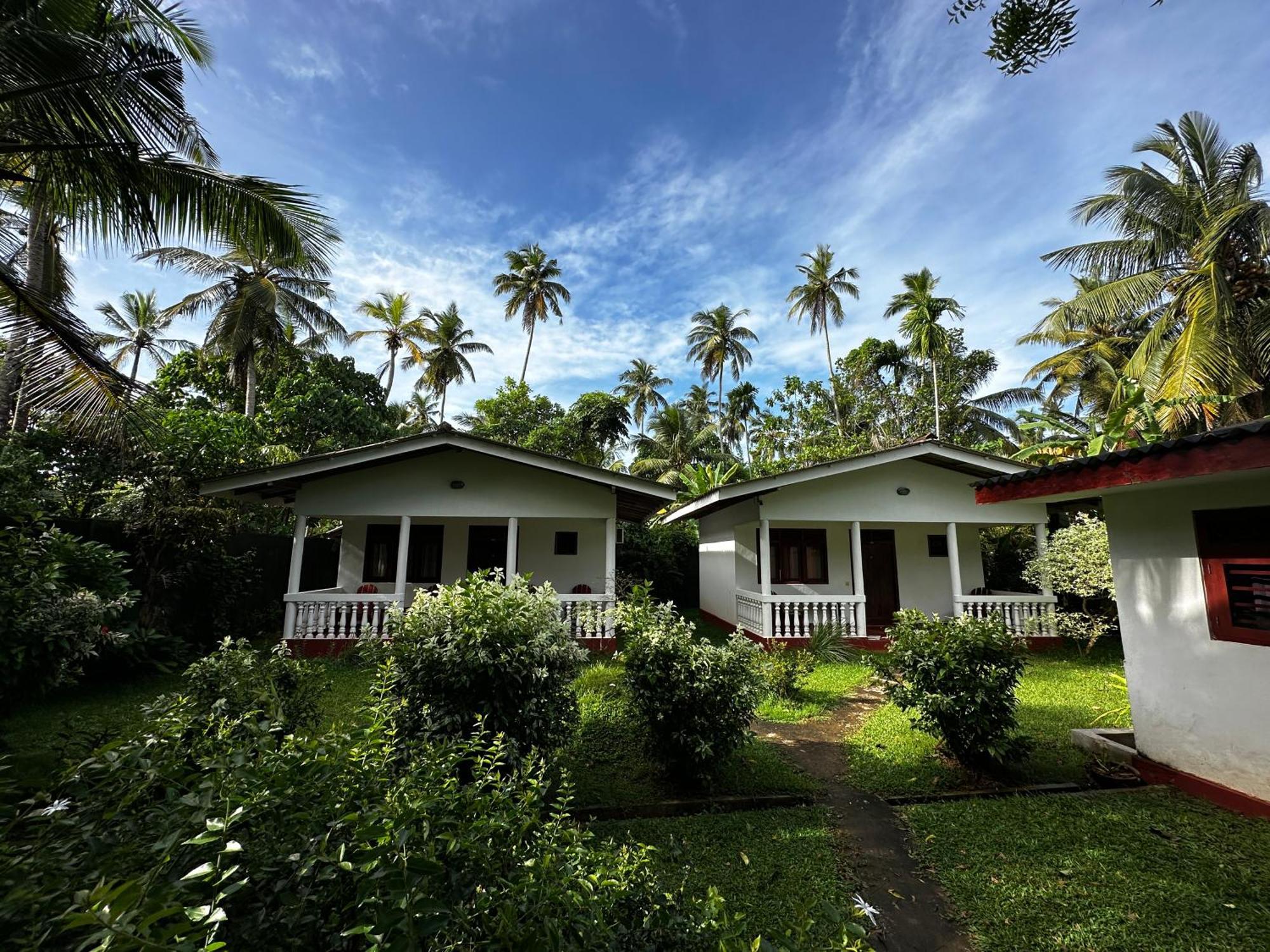 Vidisa Villas Хиккадува Экстерьер фото